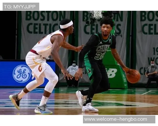 布朗谈场下观赛感受与獭兔默契配合的全新体验