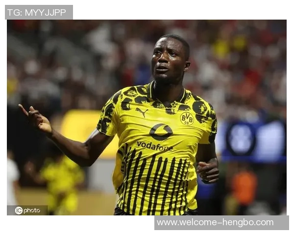 多特前锋吉拉西不满被换下拒绝与教练握手引发热议